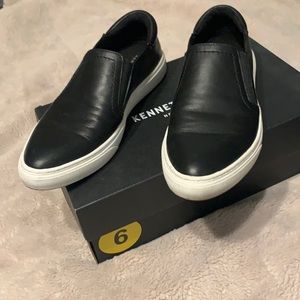 Kenneth Cole black loafers